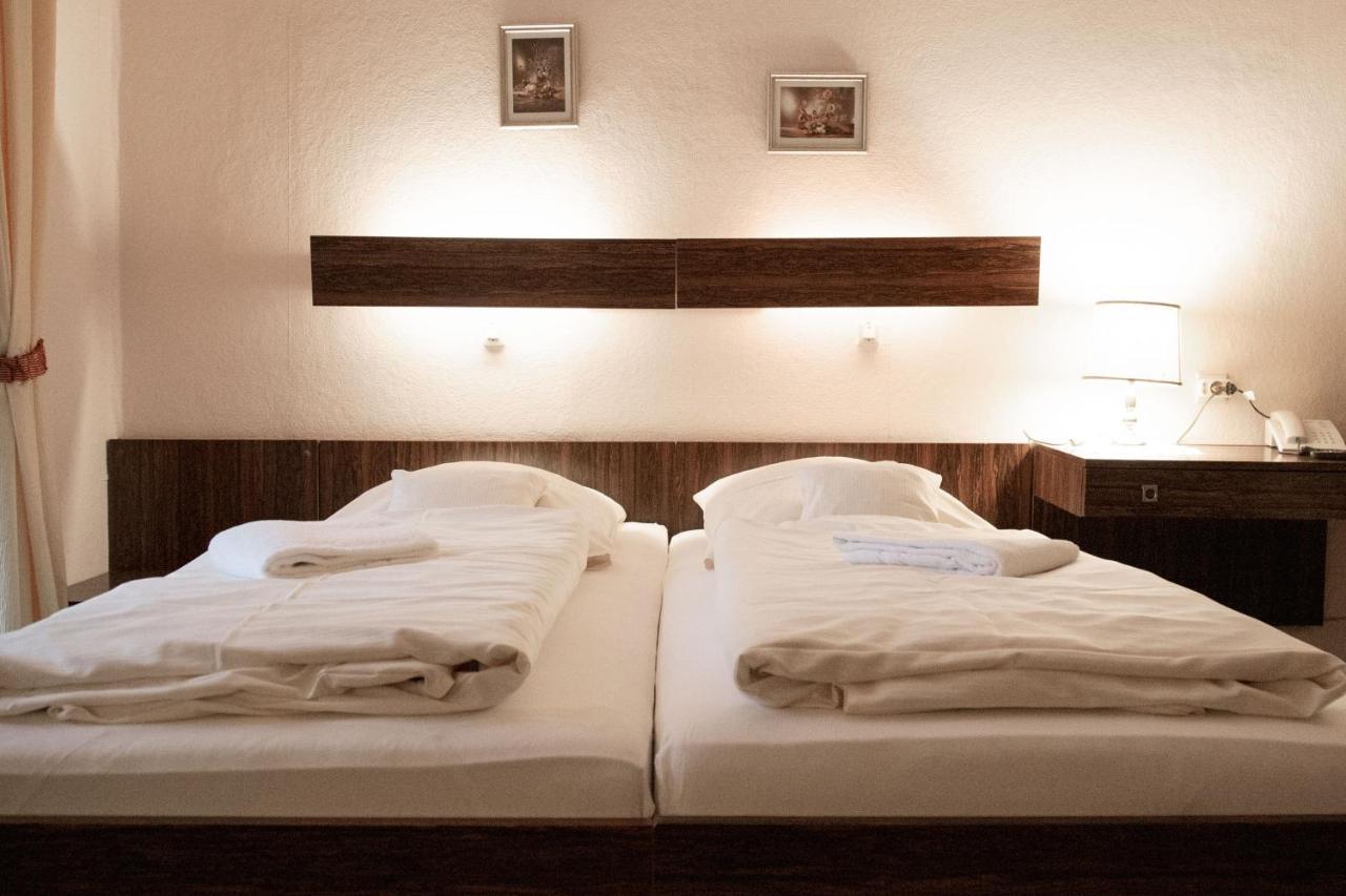 Haus Mecklenburg Hotel Pension バート・ザルツフレン エクステリア 写真